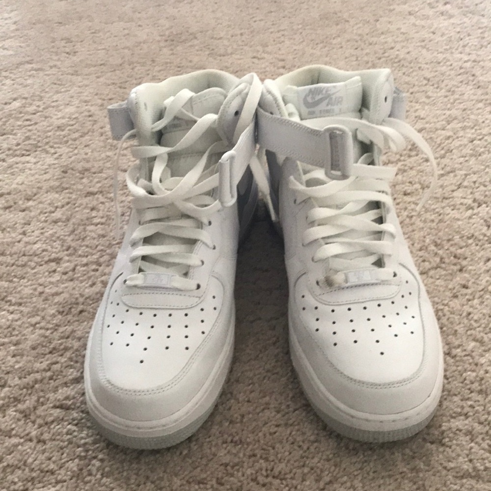 Airforceone White with grey swoosh